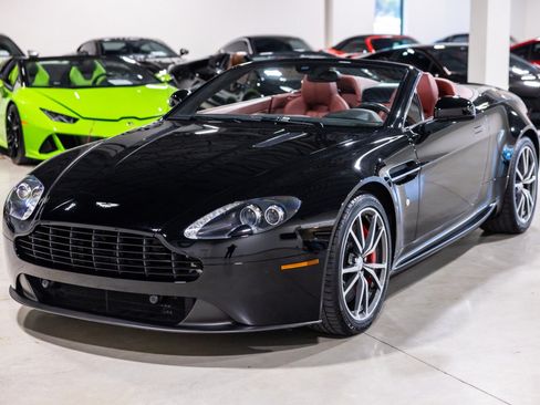 Used 2014 Aston Martin V8 Vantage Roadster RWD image 12