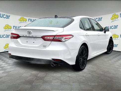 Used 2020 Toyota Camry XLE image 6
