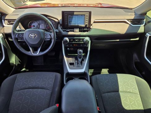 Used 2021 Toyota RAV4 XLE w/ XLE Grade Weather Package AWD/4WD image 10