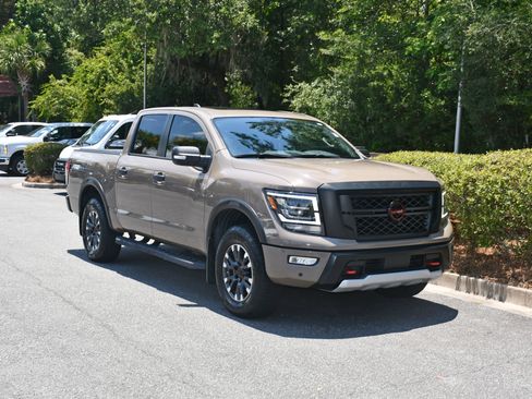 Used 2023 Nissan Titan PRO-4X w/ Pro-4x Convenience Package AWD/4WD image 6