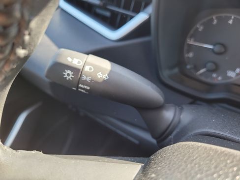 Certified 2025 Toyota Corolla SE image 29