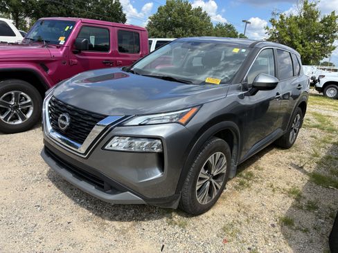 Used 2022 Nissan Rogue SV FWD image 3