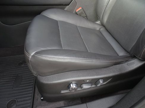 Used 2020 Cadillac XT4 Premium Luxury AWD/4WD image 9