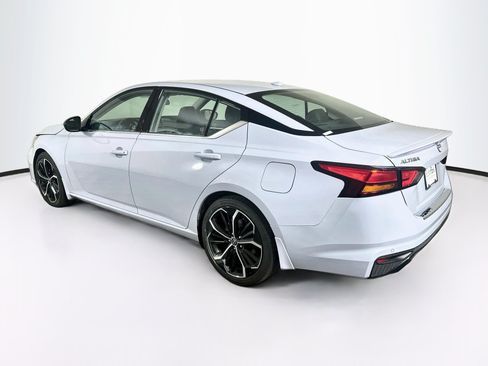 Used 2023 Nissan Altima 2.5 SR FWD image 5