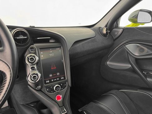 Used 2022 McLaren 720S Performance image 23