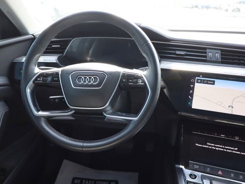 Used 2022 Audi e-tron Premium w/ Convenience Plus Package image 10