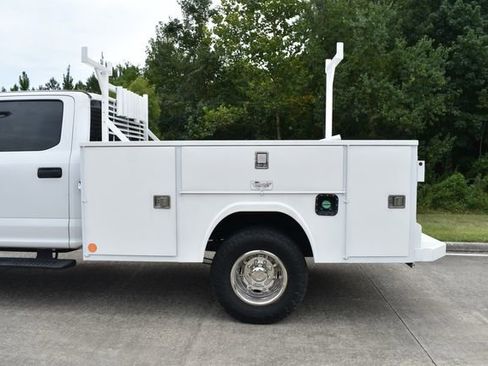 Used 2017 Ford F350 XL w/ Power Equipment Group image 4