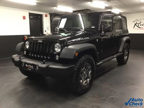 Used 2015 Jeep Wrangler Unlimited Rubicon w/ Connectivity Group image 5