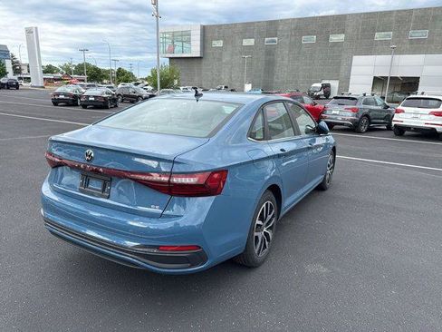 Used 2025 Volkswagen Jetta SE w/ Sunroof Package FWD image 6