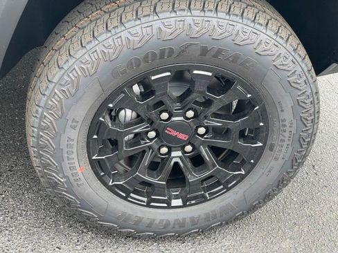 New 2026 GMC Canyon Elevation w/ Convenience Package image 28