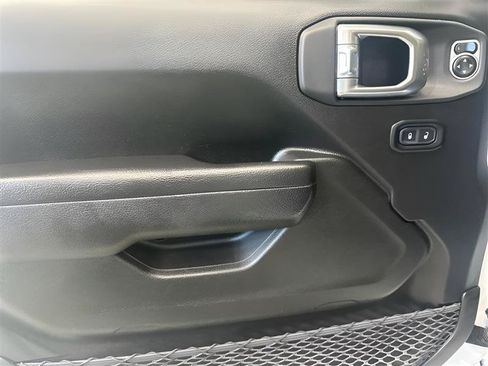 Used 2024 Jeep Wrangler Unlimited AWD/4WD image 11