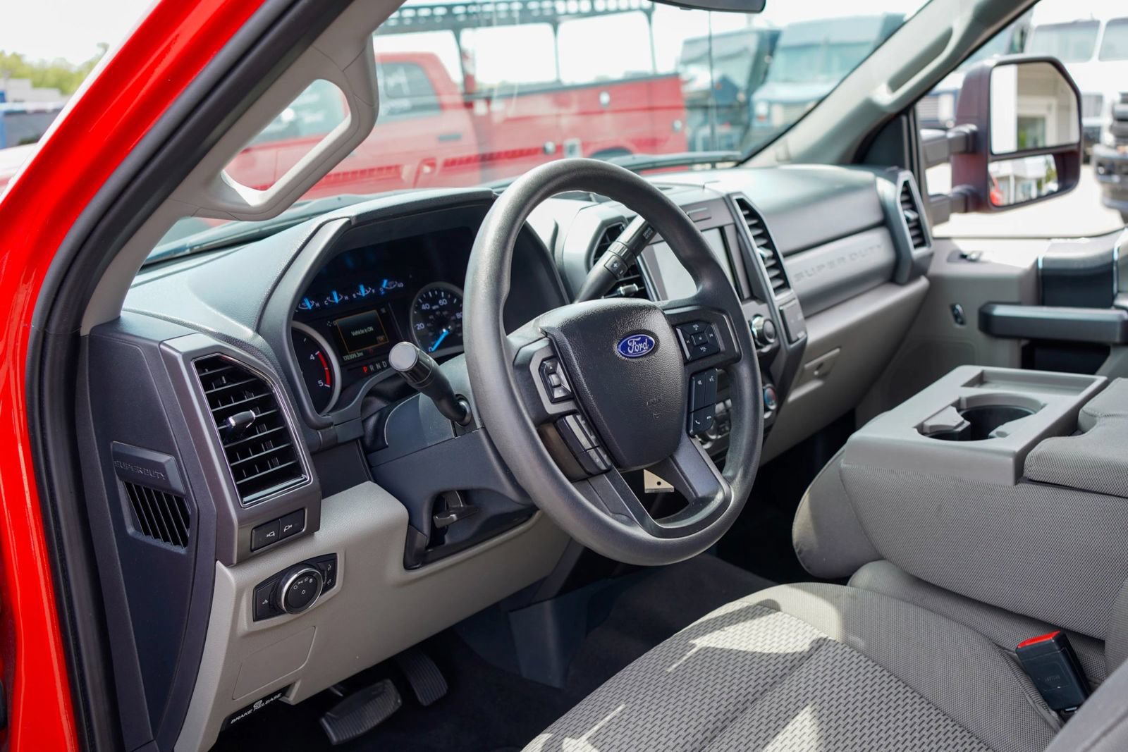Used 2022 Ford F250 XLT RWD image 2