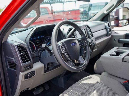Used 2022 Ford F250 XLT RWD image 2