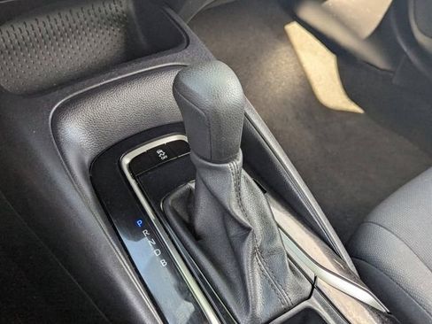 Used 2022 Toyota Corolla LE image 29