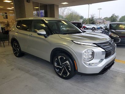 Used 2023 Mitsubishi Outlander SE