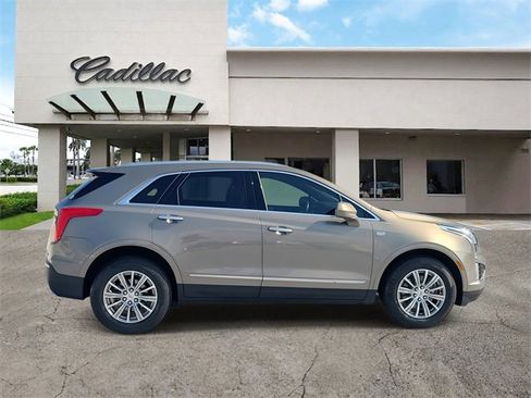 Used 2018 Cadillac XT5 Luxury w/ Driver Awareness Package image 6