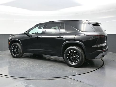 Used 2025 Chevrolet Traverse Z71 AWD/4WD image 4