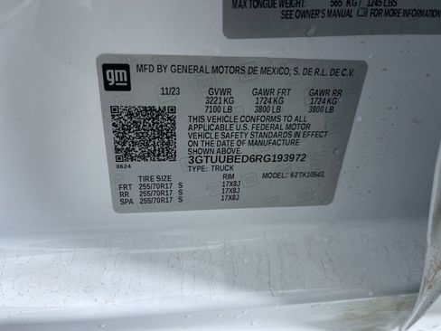 Used 2024 GMC Sierra 1500 SLE image 12