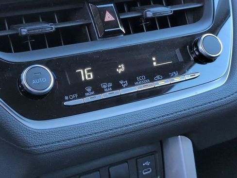 Used 2023 Toyota Corolla Cross LE image 24