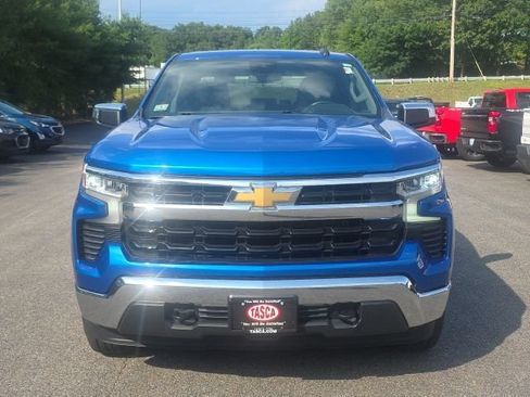 Used 2023 Chevrolet Silverado 1500 LT AWD/4WD image 2