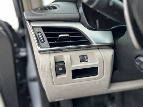 Used 2018 Cadillac CTS Luxury image 16