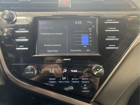 Used 2020 Toyota Camry SE w/ Carpet Mat Package AWD/4WD image 24