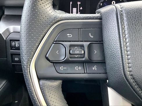 Used 2025 Toyota 4Runner SR5 image 27