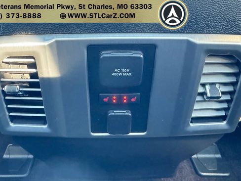 Used 2016 Ford F150 Platinum w/ Equipment Group 701A Luxury image 12