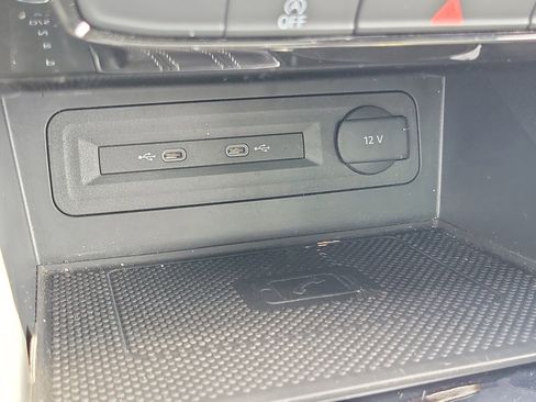 Used 2023 Volkswagen Atlas Cross Sport SEL image 36