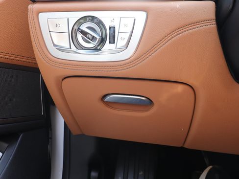 Used 2018 BMW 750i RWD image 23