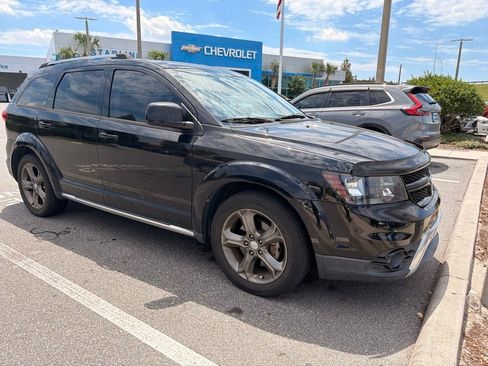 Used 2015 Dodge Journey Crossroad w/ Flexible Seating Group FWD image 3