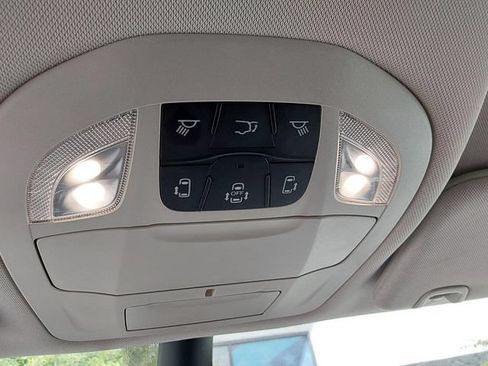 Used 2024 Chrysler Pacifica Touring-L FWD image 41