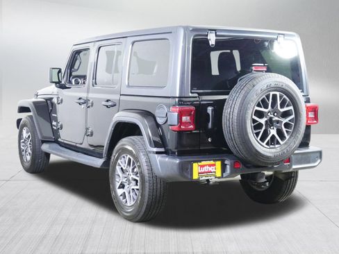 Used 2019 Jeep Wrangler Unlimited Sahara w/ Safety Group AWD/4WD image 5
