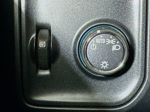 Used 2019 Chevrolet Silverado 1500 Custom w/ Custom Convenience Package image 10