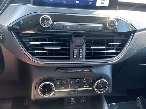 Used 2025 Ford Escape Active AWD/4WD image 33