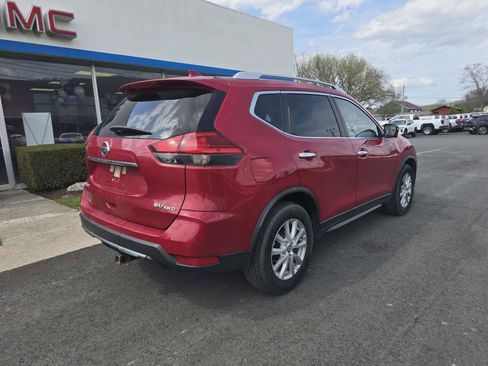 Used 2017 Nissan Rogue SV w/ Sun & Sound Touring Package image 3