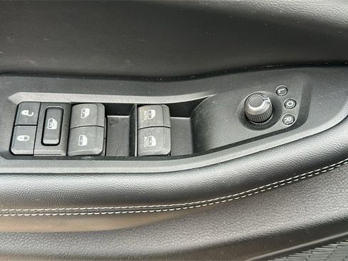 Used 2024 Jeep Grand Cherokee Altitude image 11