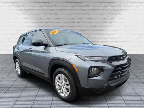 Used 2021 Chevrolet TrailBlazer LS w/ LPO, Blackout Package FWD image 6