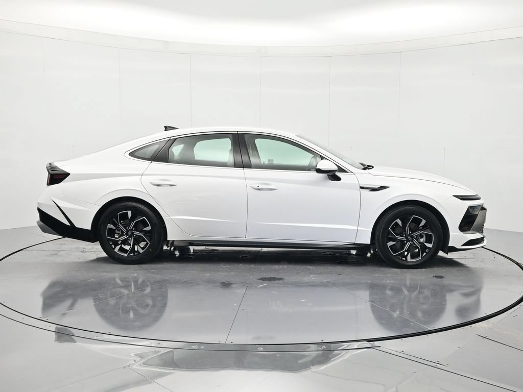 Used 2025 Hyundai Sonata SEL FWD image 4