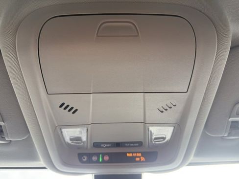 Used 2021 GMC Terrain SLE w/ Driver Convenience Package image 31