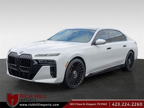 Used 2024 BMW i7 xDrive60 image 1