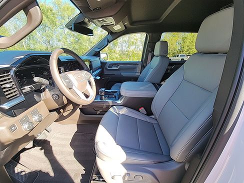 New 2026 GMC Sierra 1500 SLT w/ SLT Convenience Package image 17