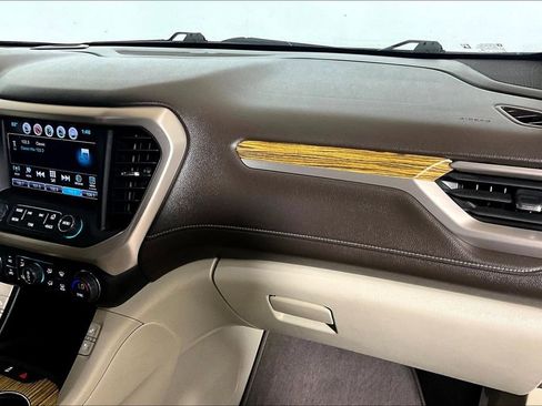 Used 2019 GMC Acadia Denali w/ Technology Package FWD image 12
