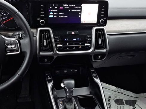 Used 2023 Kia Sorento S image 24