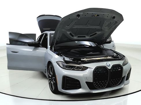 Used 2023 BMW i4 M50 w/ M Carbon Exterior Package AWD/4WD image 9