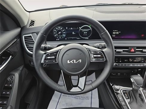 Used 2024 Kia Seltos EX image 12