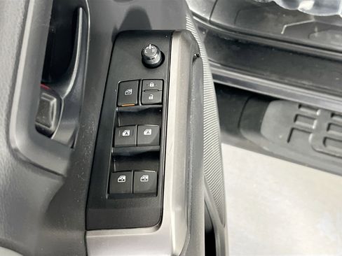 Used 2023 Toyota Tacoma SR5 AWD/4WD image 16