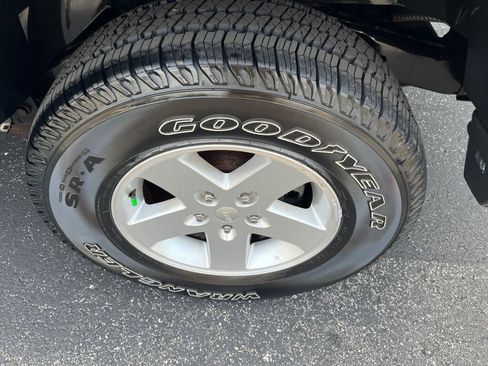 Used 2018 Jeep Wrangler Sport AWD/4WD image 23