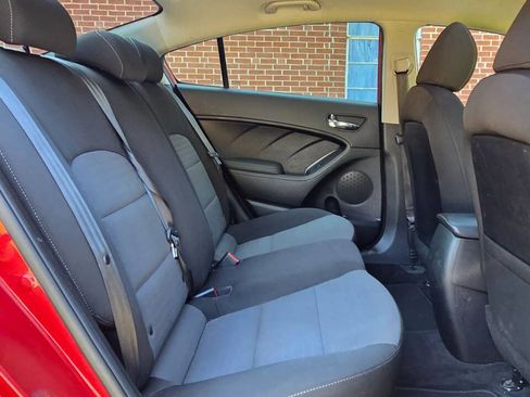 Used 2018 Kia Forte S w/ S Technology Plus Package FWD image 14