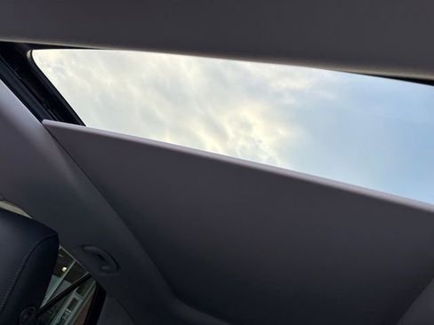 Used 2024 Buick Envision Avenir image 24